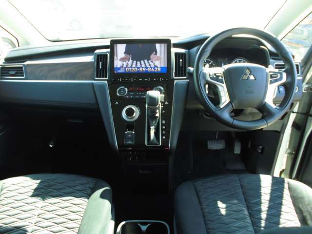 納車の際には車検整備を実施致します。ご購入後の整備や修理はサービス工場にてしっかりと行わせて頂きますので、ご購入後のアフターサービスまでお任せください！
