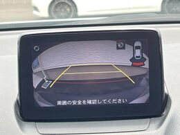 【バックカメラ】駐車時に後方がリアルタイム映像で確認できます。大型商業施設や立体駐車場での駐車時や、夜間のバック時に大活躍！運転スキルに関わらず、今や必須となった装備のひとつです！