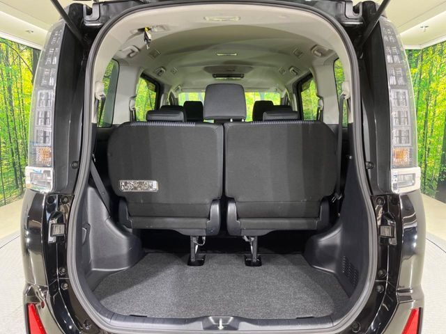 普段のお買い物や通勤、送迎等に十分な荷室スペースを確保しております。セカンドシートを倒すと、大きな荷物の積載も可能です♪