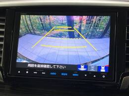 【バックカメラ】駐車時に後方がリアルタイム映像で確認できます。大型商業施設や立体駐車場での駐車時や、夜間のバック時に大活躍！運転スキルに関わらず、今や必須となった装備のひとつです！