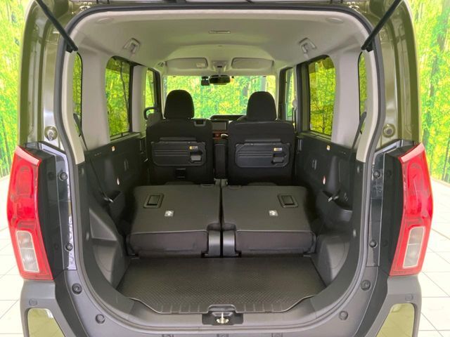 普段のお買い物や通勤、送迎等に十分な荷室スペースを確保しております。セカンドシートを倒すと、大きな荷物の積載も可能です♪