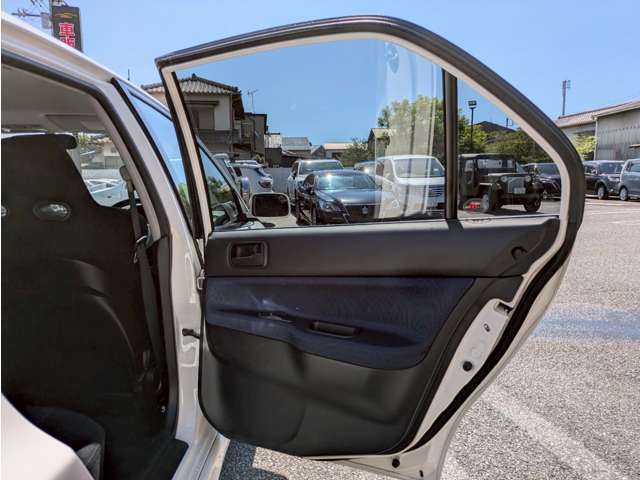 選りすぐりの車両を随時仕入れさせて頂いております。お買取り、ご購入の際はぜひ一度ご来店下さい。