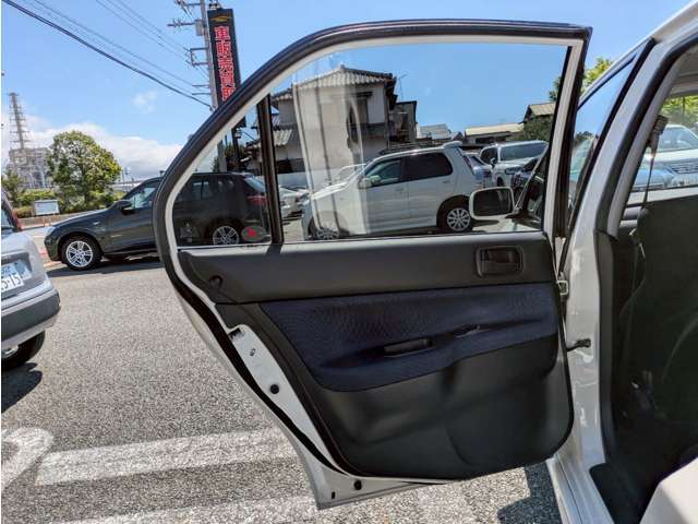 選りすぐりの車両を随時仕入れさせて頂いております。お買取り、ご購入の際はぜひ一度ご来店下さい。