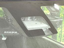 【スズキ　セーフティサポート】走行中に前方の車両等を認識し、衝突しそうな時は警報とブレーキで衝突回避と被害軽減をアシスト。より安全にドライブをお楽しみいただけます。