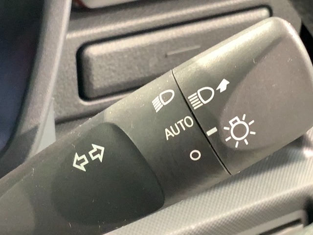 便利なオートライト付です。