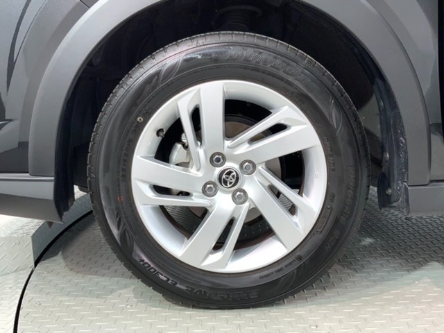 ご納車までの期間ですが、県内のお客様は1,2週間、県外のお客様は2,3週間ほどでご納車が可能となります。但し、お支払いや書類の状況によっては多少の前後もありますので、その際には何卒ご了承下さい。