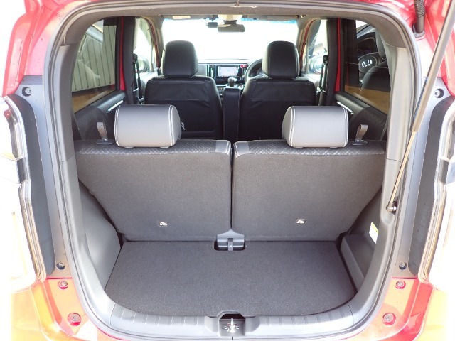 ◆定員乗車時のカーゴルームです。普段のお買い物の荷物やたくさんの収納が可能です。
