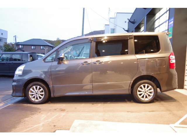 ◆お客様第一◆　　　恵新自動車販売では、弊社企業理念の一、「顧客第一」をモットーに、日々心を込めて対応しております。