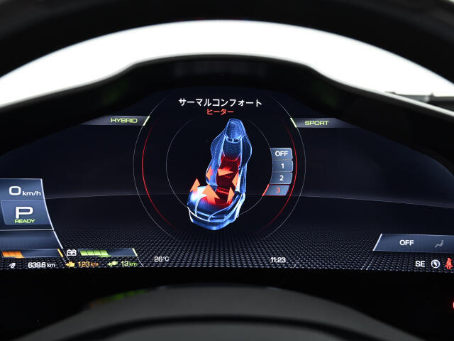 ヒートシーター完備で寒い冬でも快適にドライビングを楽しめます。比較的短時間で暖かくなります。
