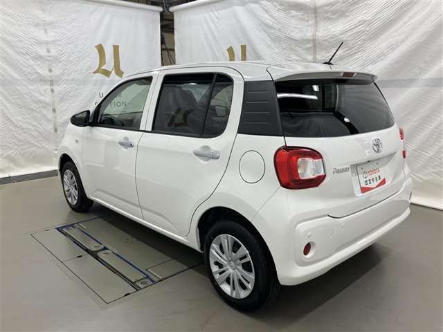 広々とした車内空間に優れた燃費性能。更にデザインも上質で人気のお車です！