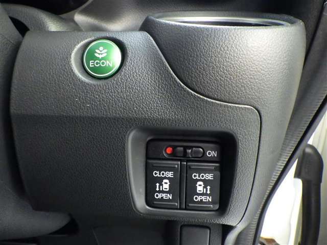 トヨタ認定中古車保証付！（1年間、距離無制限　HV車はHV保証付）　別途延長保証もご用意しております♪　ぜひ現車を確認にご来店ください
