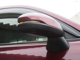 ■サイドミラーにもウィンカーが付いているので、歩行者などの視界に入りやすくなり安全です♪