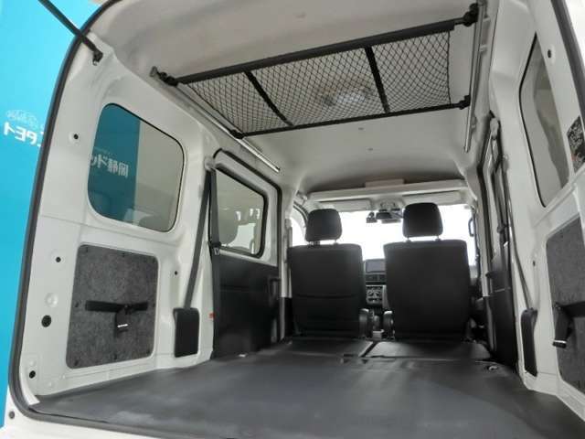 広い荷室です。