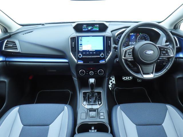 ■視界良好で運転しやすいコックピットです。シンプルで操作性の良いインパネ回りにデザインされ、SUBARUは安全性能に徹底的にまでこだわった視界設計を行っています。