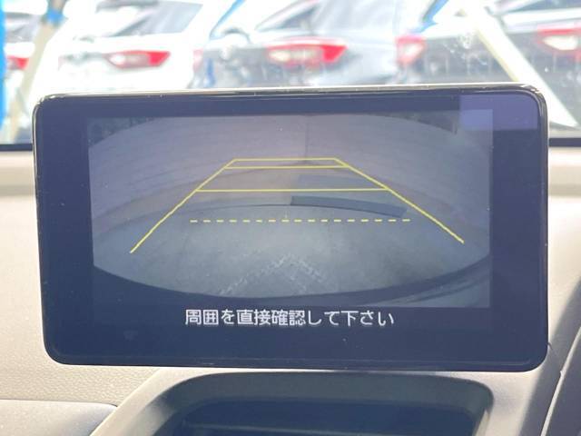 【バックカメラ】駐車時に後方がリアルタイム映像で確認できます。大型商業施設や立体駐車場での駐車時や、夜間のバック時に大活躍！運転スキルに関わらず、今や必須となった装備のひとつです！