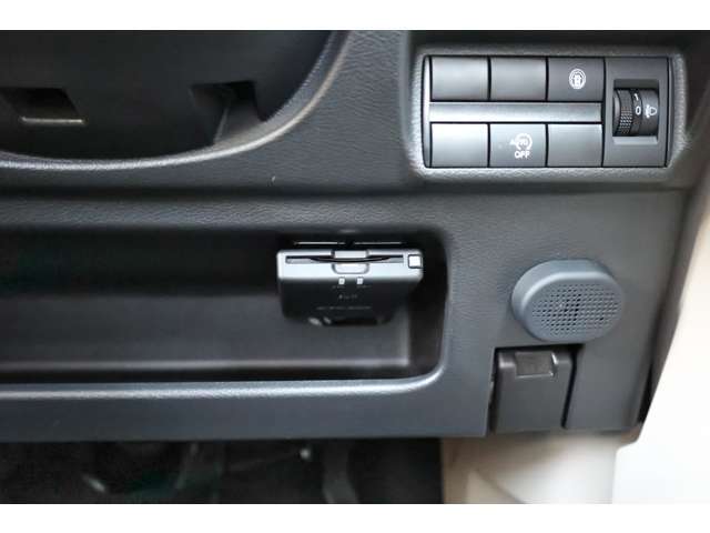 車両入庫後は室内クリーニングと外装ミガキを施します　清潔感のあるお車をご覧くださいませ！