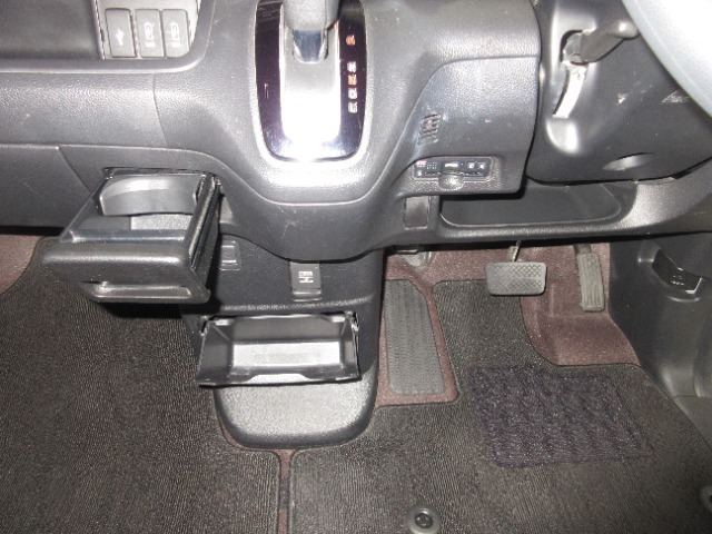 車内もクリーニング済みです。