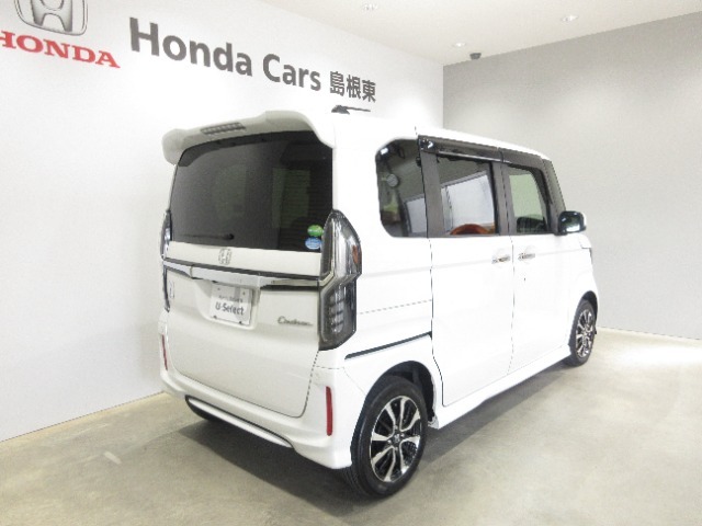 ホンダ独自の技術センタータンクレイアウト採用！室内空間を犠牲にすることなく低床低重心を実現しました。乗り降りもラクラクです♪