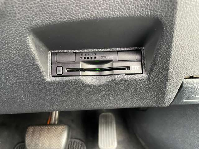 ビルトインETC☆　高速道路のインターチェンジも楽々通過♪　カードが見え辛いので防犯対策にも！　　　　　　【無料電話】0078-6003-206896　【LINE　ID】07020337089で検索♪