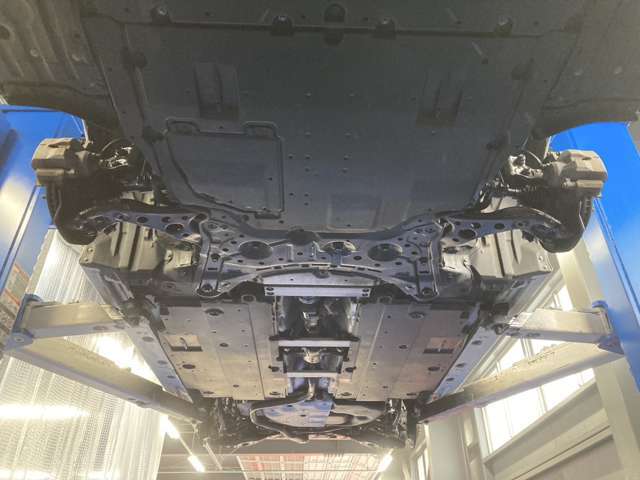 下廻り前方から☆　しっかりメンテナンスして頂いていたようで、サビが少なくキレイな状態！じっくりご覧下さい♪【無料電話】0078-6003-206896　【LINE　ID】07020337089で検索♪