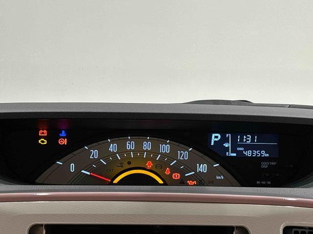見やすい自発光式1眼センターメーター搭載！