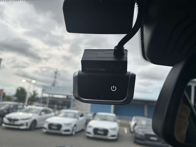 店舗にて現車の確認もいただけますので、お電話で在庫のご確認の上是非ご来店くださいませ！