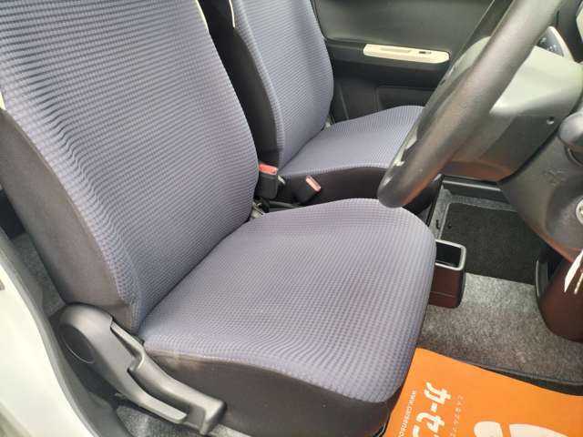 シートは目立った傷・穴も無く綺麗です。