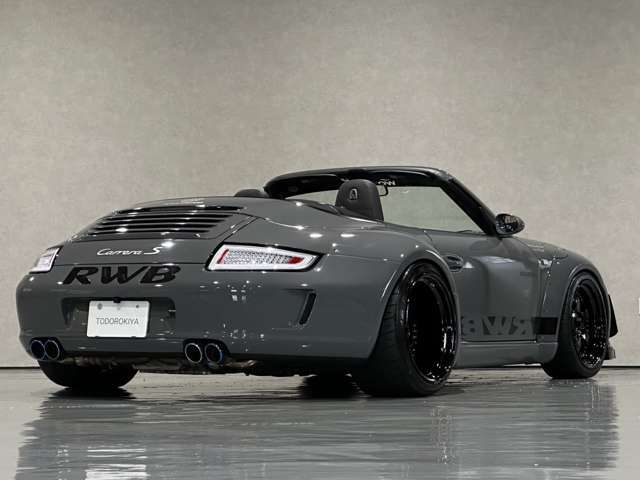 997.1 Carrera 4S Cabriolet がベースのRWB。ポルシェ純正オプションも多数付いております。