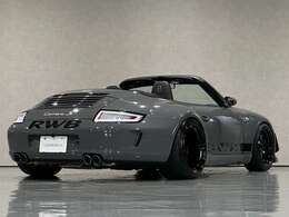 997.1 Carrera 4S Cabriolet がベースのRWB。ポルシェ純正オプションも多数付いております。