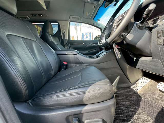 座り心地が良いシートなので長時間の運転でも快適にお過ごしいただけます。