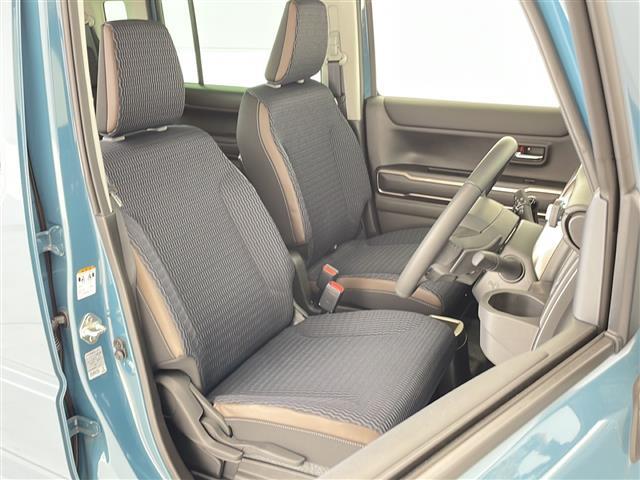 【運転席】座り心地が良いシートなので長時間の運転でも快適にお過ごしいただけます。新品のフロアマットのご注文も可能です。掲載箇所以外にご希望の写真がございましたらお気軽にお問い合わせ下さい。