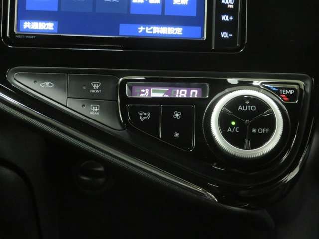 オートエアコンで夏も冬も快適な車内空間を。