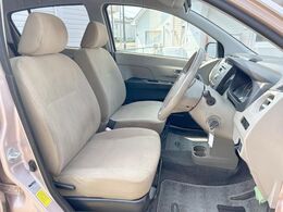 運転席シート廻りは使用感も少なく、良好な状態となっています。丁寧に使われていたことがよくわかりますね。