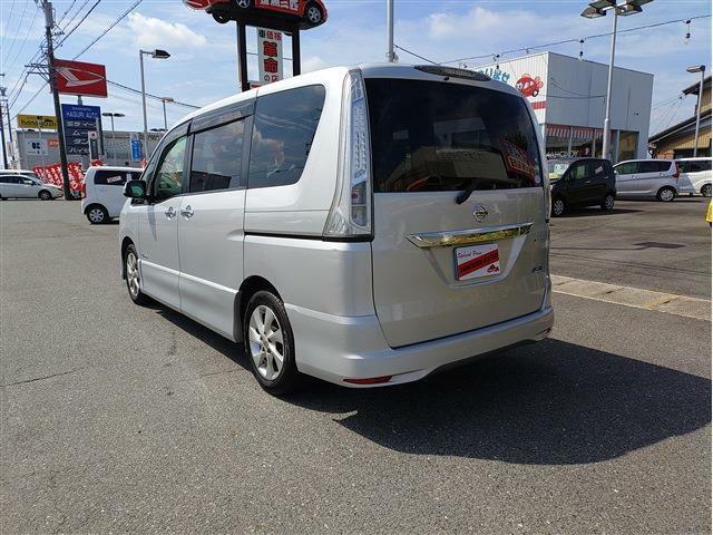 【認定中古車】　当社の商品は全て認定中古車です。中古車の信頼性向上を目的とし、プロの検査員の評価がついたお車です。鑑定書がお車の中に入っております。お車のコンディションを容易に把握する事ができます。