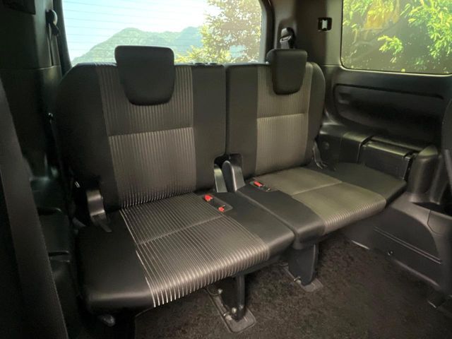 3列目シートはもちろん状態良好☆大人でもゆったりと座って頂けますので、大人数でのお出かけもラクラクです♪ご家族で、気の知れた仲間で、ドライブに行くのが楽しみですね♪