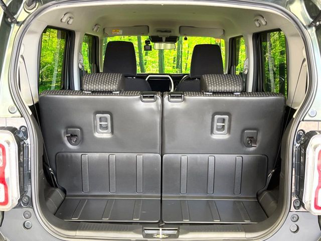 普段のお買い物や通勤、送迎等に十分な荷室スペースを確保しております。セカンドシートを倒すと、大きな荷物の積載も可能です♪