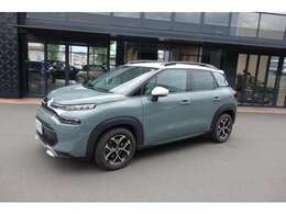 弊社では全車両の事前点検整備を実施しております。新車保証を継承しましてのご納車となります。