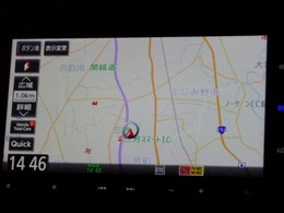 純正メモリーナビの型番は「VXM-224VFi」。インターナビ・ルートで快適なドライブ。地上デジタル放送、DVD再生に対応。iPod/iPhoneデジタル接続ほか、操作がしやすいモデルです♪。