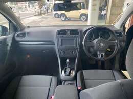 シンプルでカッコよいインパネ周りになってます！