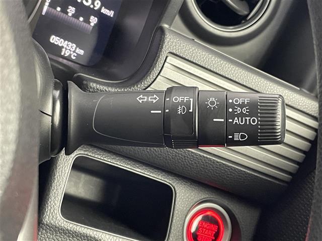 【ランプスイッチ】自動または手動でヘッドランプなどを点灯・消灯できます！