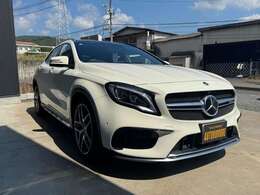 内外装に目立った傷、凹み等なし。