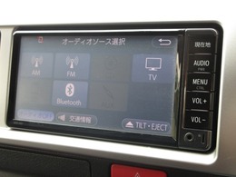 ナビゲーションはトヨタ純正SDナビを装着しております。AM、FM、CD、Bluetooth、ワンセグTVがご使用いただけます。初めて訪れた場所でも安心ですね！