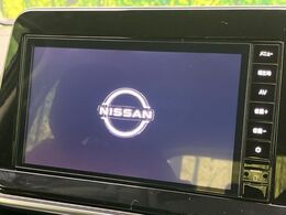 【純正9型ナビ】人気の純正ナビを装備。オーディオ機能も充実しており、Bluetooth接続すればお持ちのスマホやMP3プレイヤーの音楽を再生可能！毎日の運転がさらに楽しくなります！！