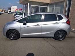 R8/7車検有　9インチメモリーナビ　フルセグTV　Bluetooth　バックカメラ　ETC　前後ドライブレコーダー　社外AW　スマートキー2コ　プッシュスタート　オートエアコン　ECONモード