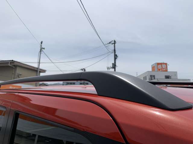 ルーフレール付き！