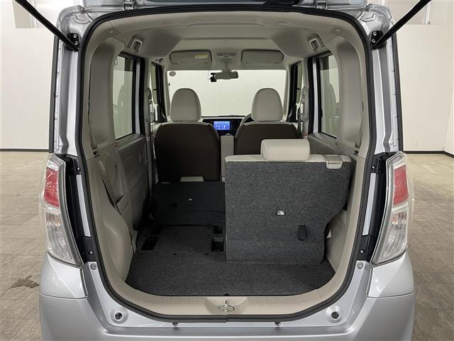 【トランク】積み込みやすくて、たっぷり積める荷室です。シートアレンジできるものは、乗車人数と荷物の量や大きさによってシートを動かすことができるので、より快適なドライブが可能です！