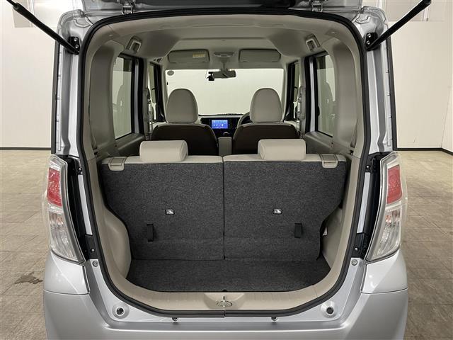 【トランク】積み込みやすくて、たっぷり積める荷室です。シートアレンジできるものは、乗車人数と荷物の量や大きさによってシートを動かすことができるので、より快適なドライブが可能です！