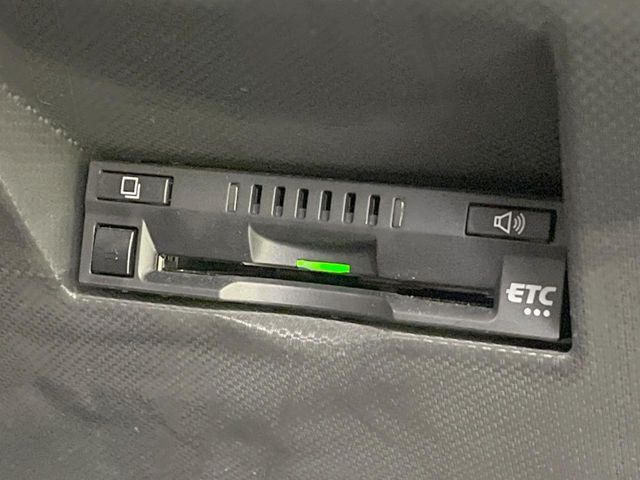 【ETC】高速道路の料金所をストレスなく通過！話題のスポットやサービスエリアに多い「スマートIC」利用時は必須のアイテムです。当店でセットアップを実施、ご納車当日からすぐにご利用いただけます！