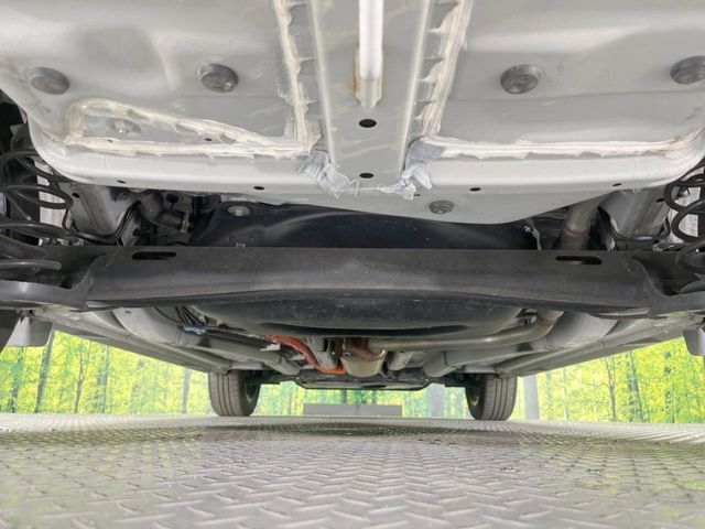 親切・丁寧な専門メカニックスタッフが応対！・車検・点検整備・事故等の修理などアフターサービスも安心。お車のカスタマイズもネクステージのサービススタッフまでご相談ください！