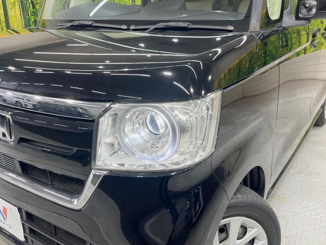 【LEDヘッドライト】悪天候や夜間走行時も良好な視界を確保し安心して運転できる高輝度LEDヘッドライトを装備！点灯速度が早く、消費電力も抑えられています。